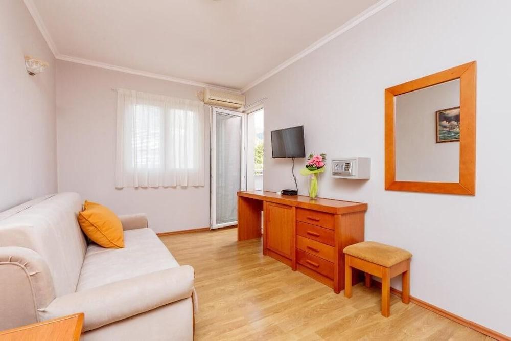 Apartments Perper Тиват Экстерьер фото
